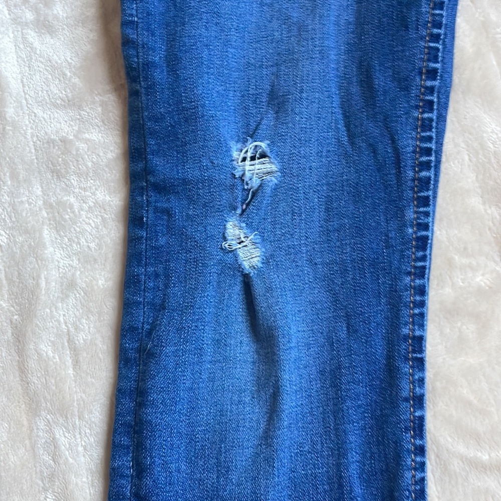 Levi’s - Picture 2 of 5